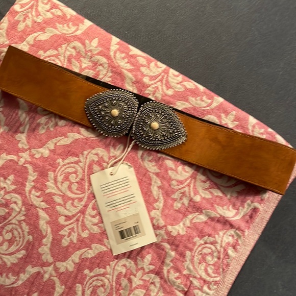 Sezane Accessories - STUNNING Sezane belt NWT boho French soooo gorgeous! 💋